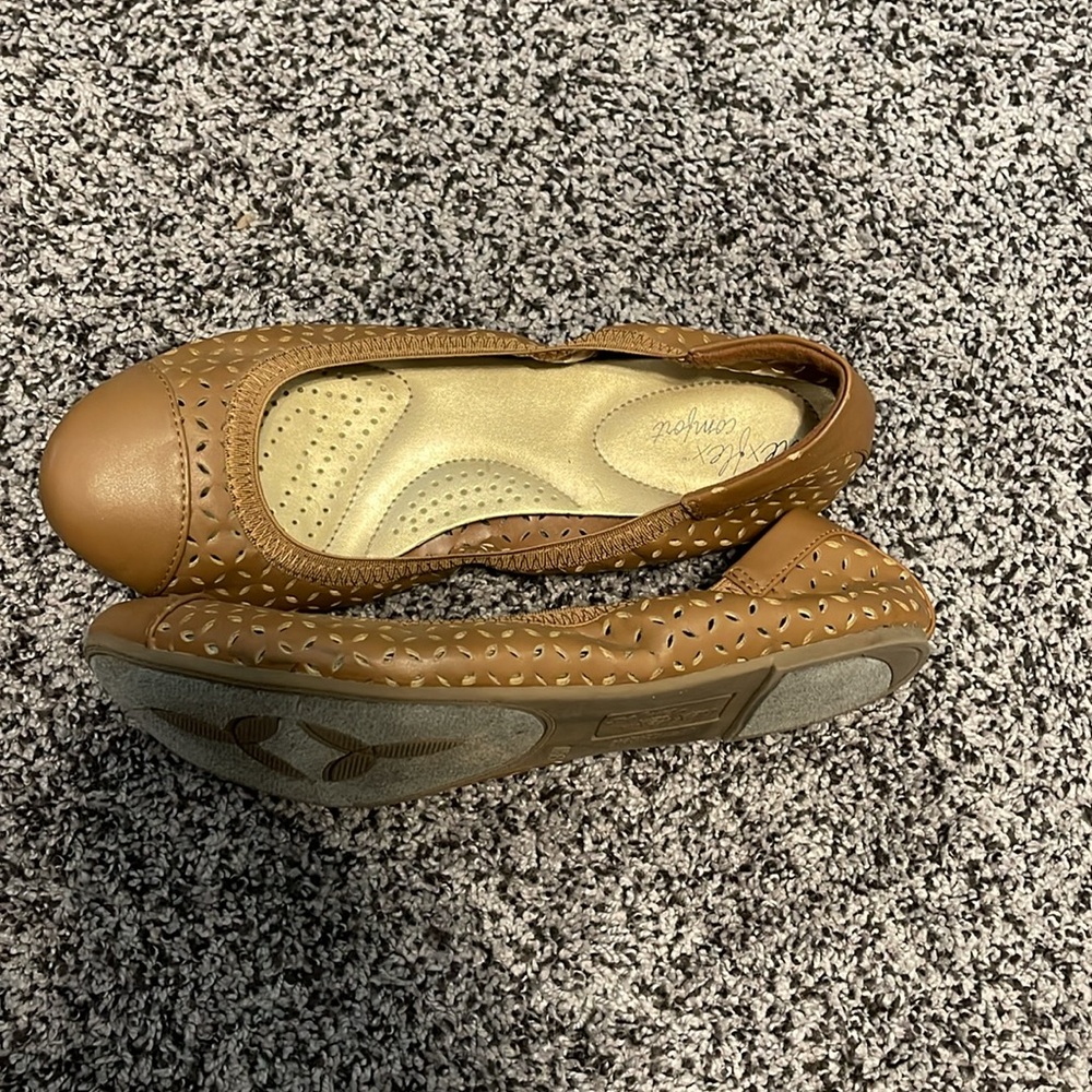 Brown flats - Picture 2 of 9